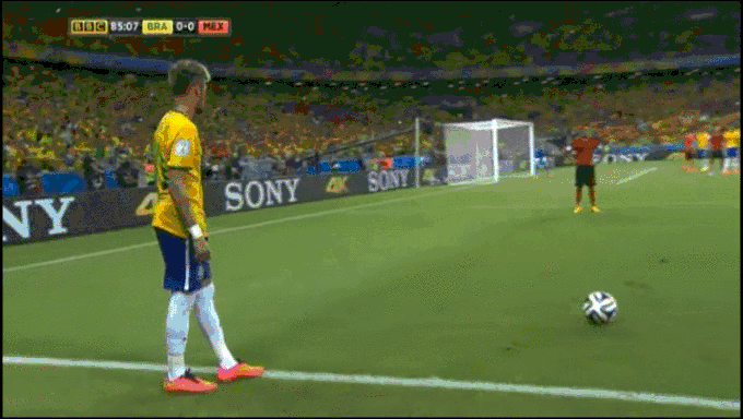 3x GIF: Hlavička, střela, přímák… Neymar si na hrdinu Ochou nepřišel!